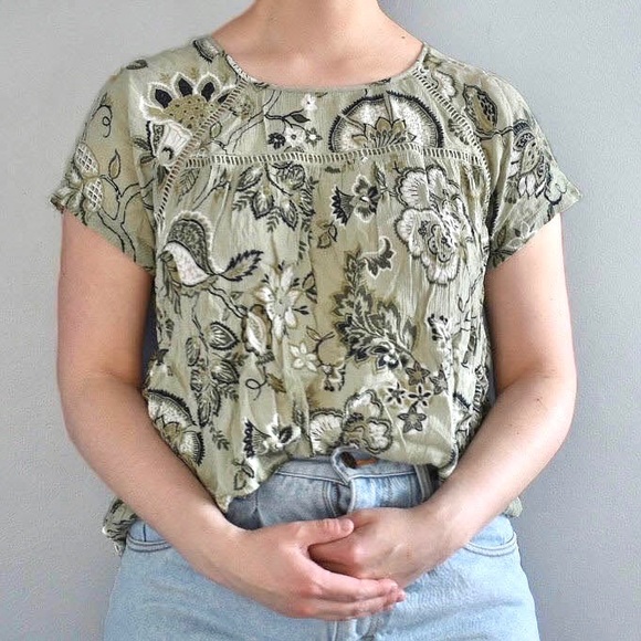 LOFT Tops - LOFT Green White Monochrome Paisley Eyelit Cutout Flowy Summertime Blouse